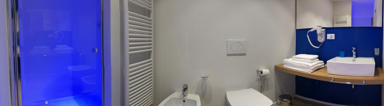 Suite Color Verona Luaran gambar