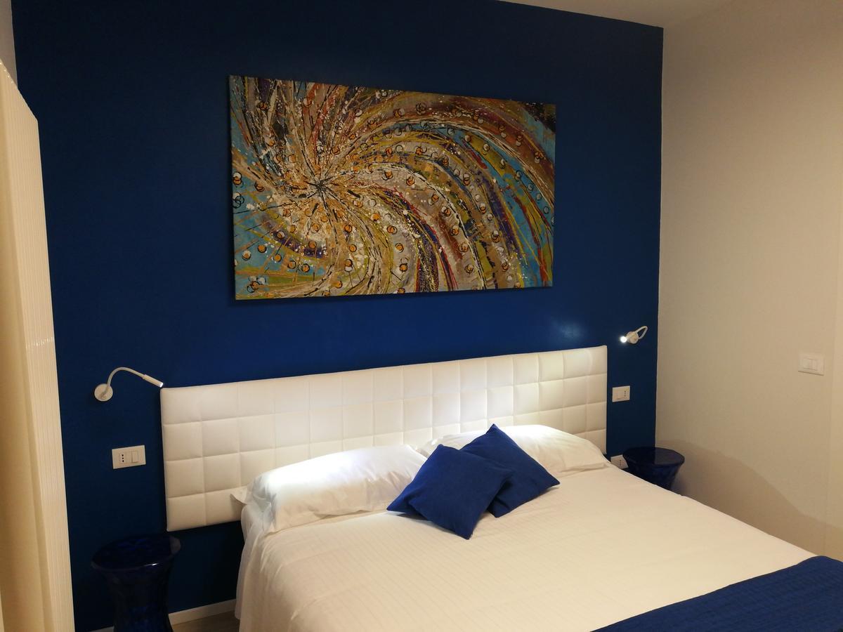 Suite Color Verona Luaran gambar