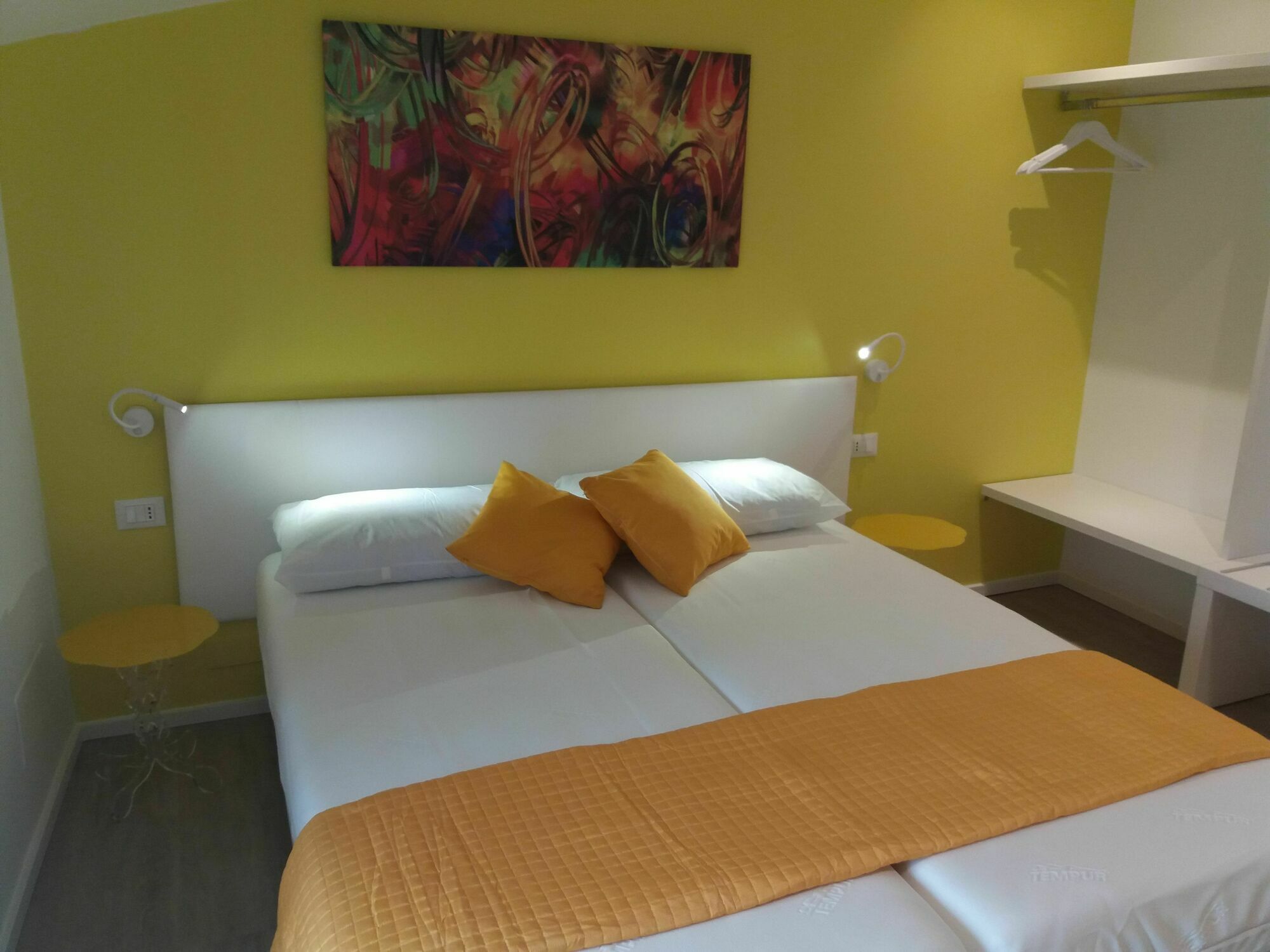 Suite Color Verona Luaran gambar
